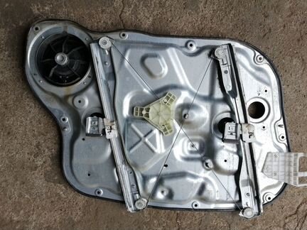 Стеклоподъемник передний правый Kia Ceed 06-12
