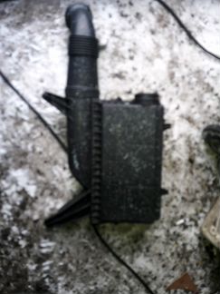 Корпус воздушного фильтра Мерседес Вито