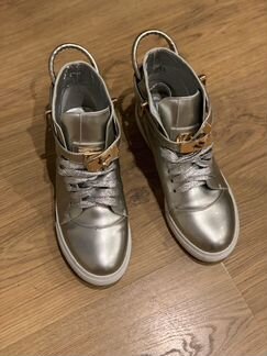 Кроссовки-ботинки лакированные