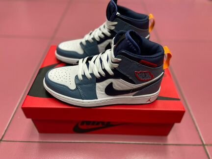 Кроссовки Nike Air Jordan 1