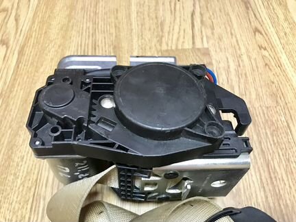 Передний ремень безопасности Mercedes 211 219