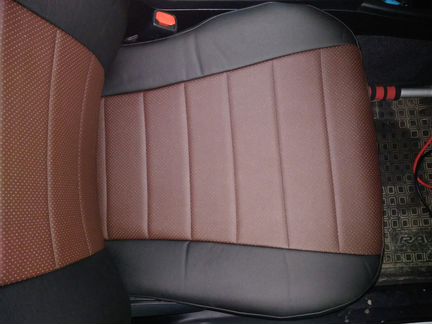 Модельные чехлы Тойота Рав4 из экокожи