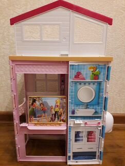 Игрушечный домик и мебель
