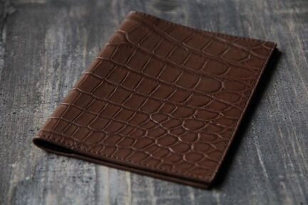 Обложка на паспорт из крокодила