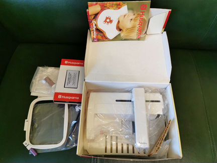 Швейная машинка husqvarna rose m600+набор с насадк