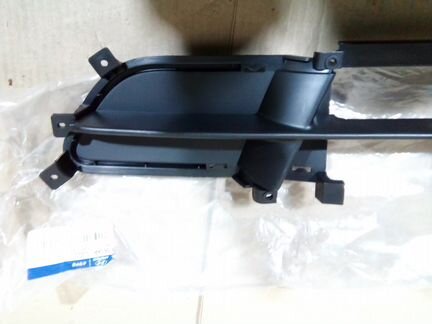 Решетка переднего бампера Hyundai Getz 2002 2005