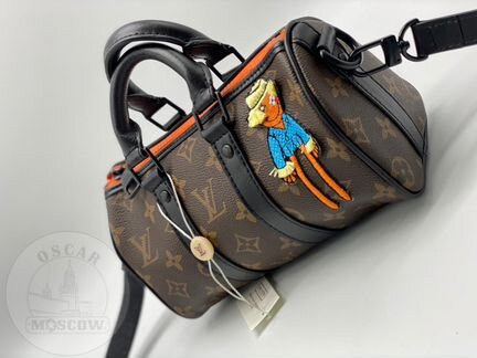Женская кожаная сумка с аппликацией Louis Vuitton