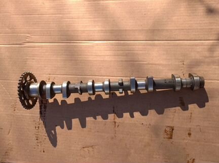 Распредвал Toyota RAV4 (135020H030), левый ACA31