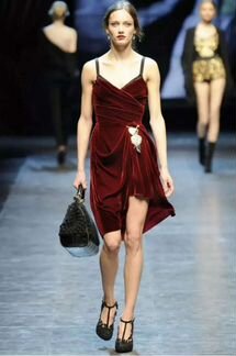 Подиумное платье dolce gabbana оригинал