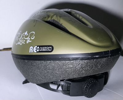 Шлем велосипедный защитный детский. REaction