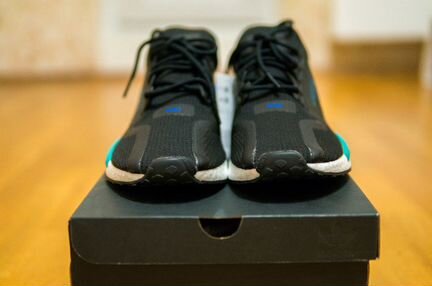 Кроссовки Adidas NMD R1 V2 размер 10US