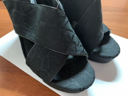 Calvin Klein Новые Босоножки Женская обувь