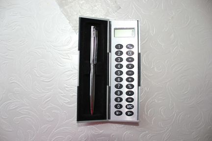 Новый калькулятор с ручкой