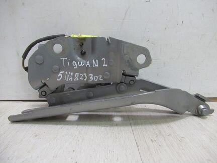 Петля капота правая Volkswagen Tiguan 2 Oem 5na823