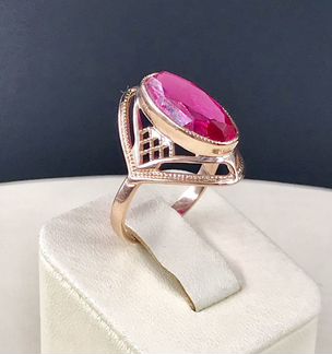 Золотое кольцо с корундом 583 пробы СССР