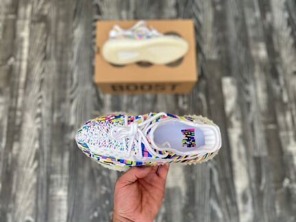 Кроссовки Yeezy Boost 350
