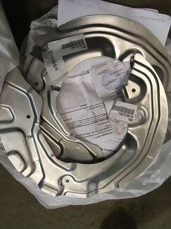 Защитные кожухи передних тормозов BMW E90