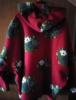 Куртка дизайнерская.100 шерсть новая с капюшоном