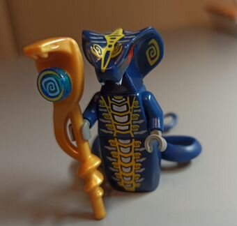Минифигурки Lego Ninjago Skales и Lego City