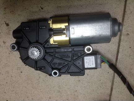 Мотор шторки панорамы Мерседес 166 A1669069600