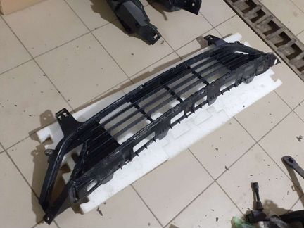 Решетка переднего бампера Kia K5