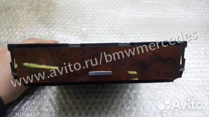 Вещевой ящик в торпеду Мерседес gl164