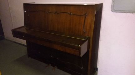 Пианино в дар. Самовывоз