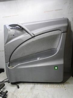 Обшивка двери передняя правая Mercedes V-Class