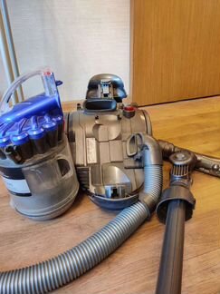 Пылесос Dyson DC22 + разные насадки
