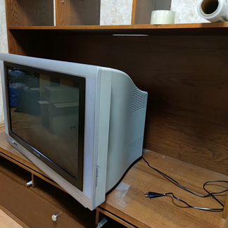 Продается широкоэкранный телевизор 32PW9551