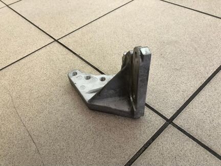 Кронштейн ркпп верхний L50 R52 Z52 бу