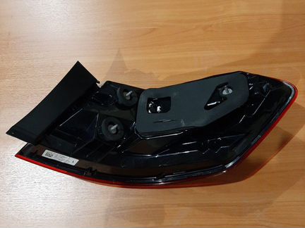 Mercedes E212 rest L фонарь