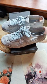 Кроссовки asics