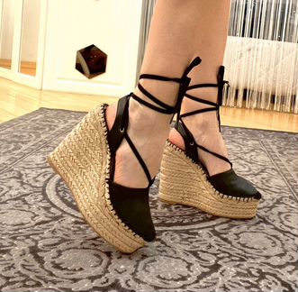 Босоножки на завязках Ash р.36