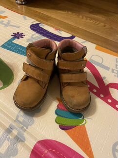 Ботинки на девочку reima