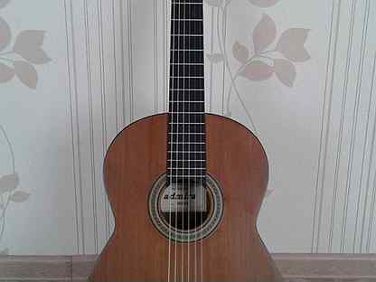 Электрогитара рок. Рок гитара. Гитара для гитар хиро. Бас-гитариста басист бас-гитара. Красивая акустическая гитара.