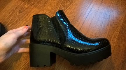 Осенние ботинки новые 36 размер