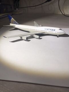 Модель самолёта Boeing 747 United