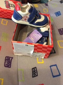 Новые детские кроссовочки