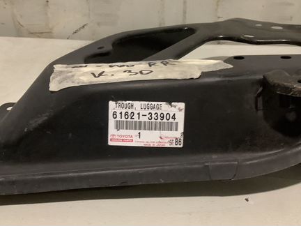 Панель суппорт заднего правого фонаря Camry 30