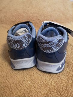 Новые кроссовки Geox р. 29