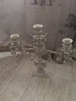 Изящный итальянский подсвечник