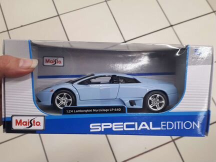 Коллекционный автомобиль lamborghini dodge 1/24