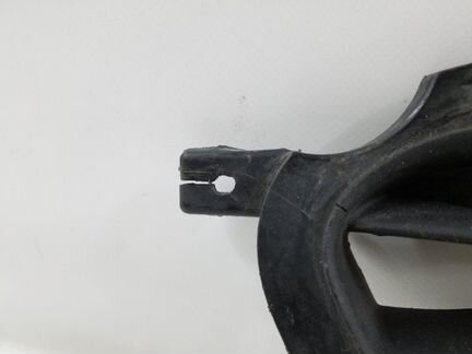 Решетка бампера Hyundai Solaris 1