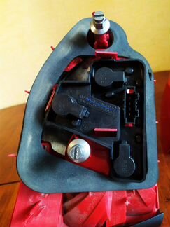 Задний правый фонарь в багажник WV jetta 6 2012год