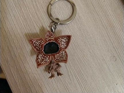 Брелок. Очень странные дела. Демогоргон. Netflix