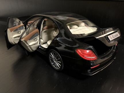 Mercedes-Benz E-class 1/18