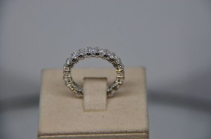 Кольцо с бриллиантами 