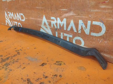 Уплотнитель капота Audi A8 3 D4 2010-2014