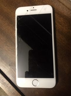 Телефон iPhone 6